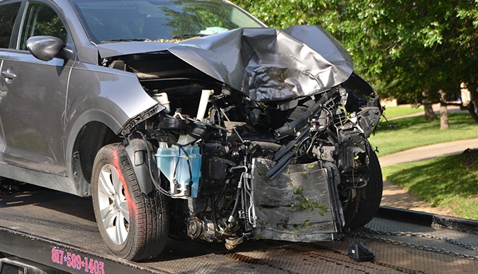 Un acte volontaire qui a entraîné un accident de la route et un blessé